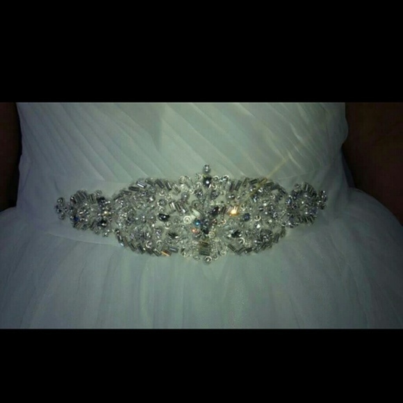 New Never Worn Maggie Sottero Wedding Gown. Women's Size 12. Maggie Sottero - Picture 3 of 4